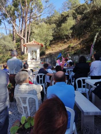 Alveijar reza a Nossa Senhora da Fonte