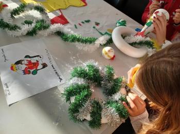 Biblioteca convida a população a decorar a biblioteca com apontamentos de Natal