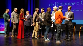 Insignare entrega diplomas e certificados