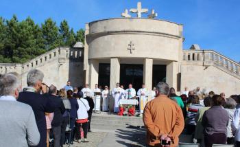 Fátima presta homenagem ao Padre Kondor