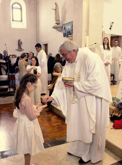 CRIANÇAS RECEBERAM JESUS PELA PRIMEIRA VEZ