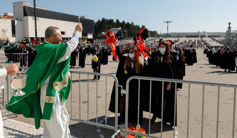 Finalistas do Politécnico de Leiria benzem fitas em Fátima 