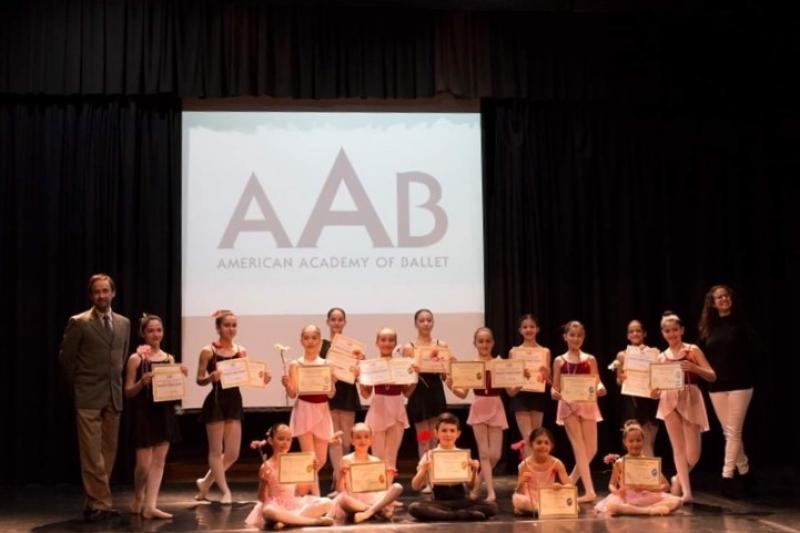 American Academy of Ballet avalia alunos da B. Ballet