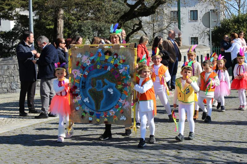 Desfile abriu o mote para a folia de Carnaval
