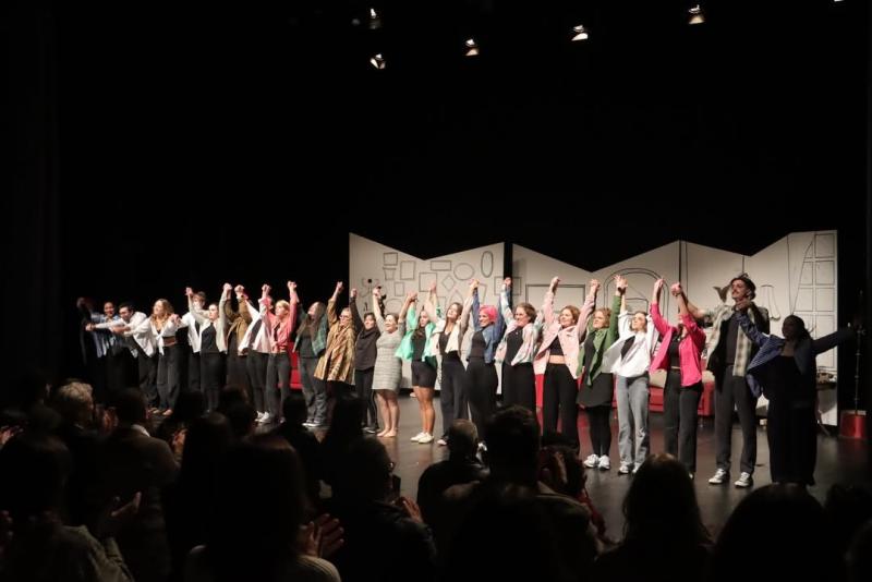 AMITAF ESTREIA-SE COM CASA CHEIA