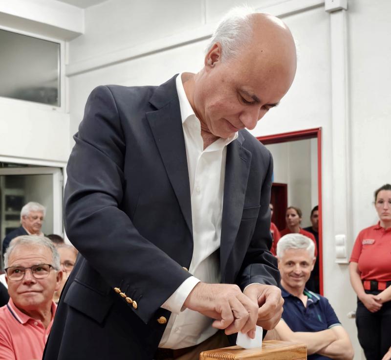 AMORIM GONÇALVES RECONDUZIDO NA DIREÇÃO