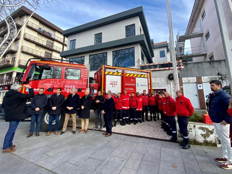 NATAL DOS BOMBEIROS MARCADO PELA BÊNÇÃO DE NOVA VIATURA 