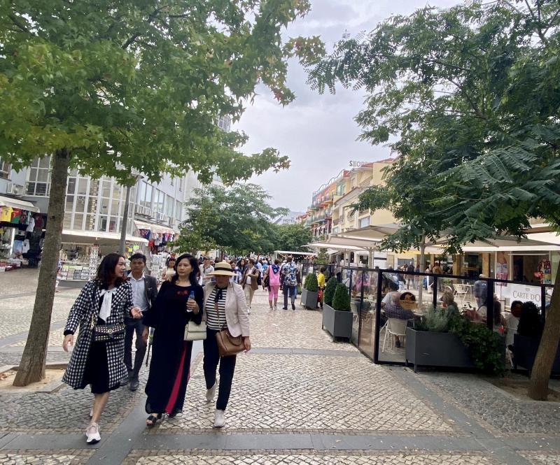 Época turística com balaço positivo 