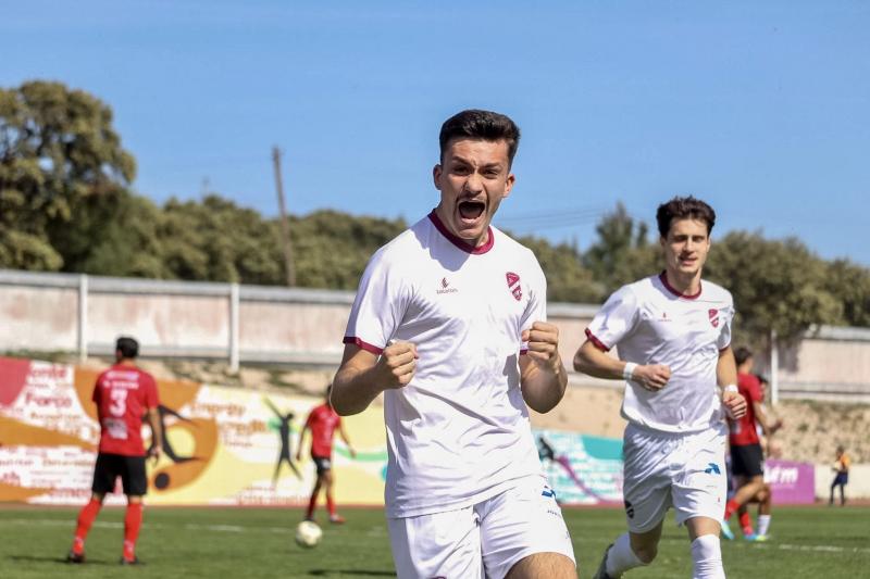 FÁTIMA ASSEGURA A MANUTENÇÃO  ATRAVÉS DE UMA PONTA FINAL BRILHANTE