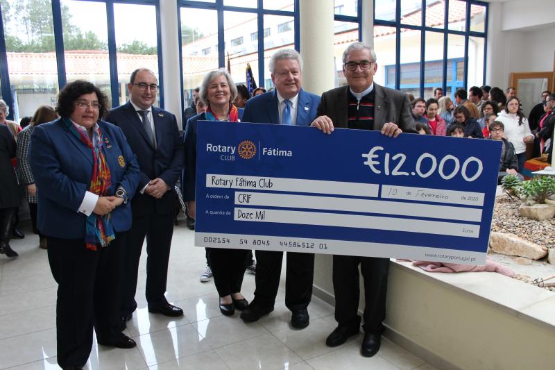 Rotary Club de Fátima oferece cheque de 12 mil euros ao CRIF