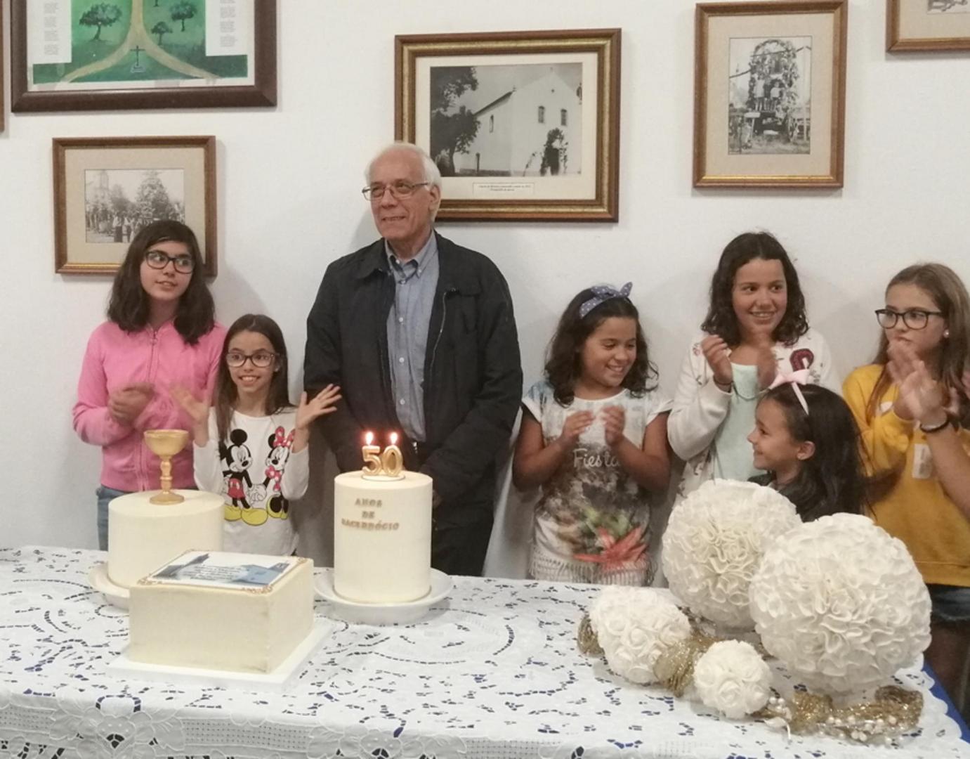 Jubileu de Ouro Sacerdotal: Padre Rodrigo homenageado pela Paróquia de Fátima